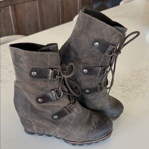 Sorel Women's Distressed Brown Lace-Up Boots 8.5